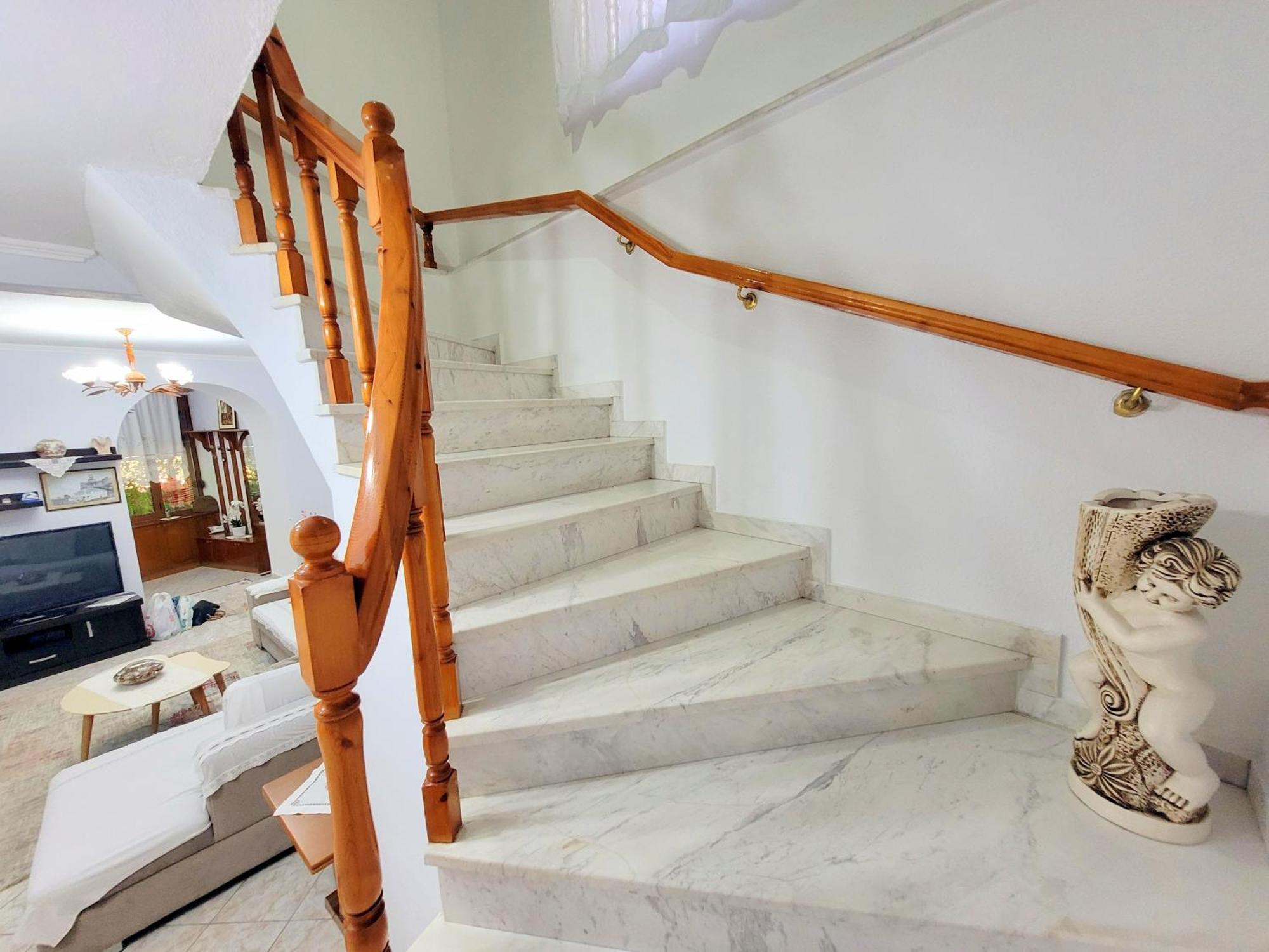 Marbi Guest House Gjirokaster Exterior photo