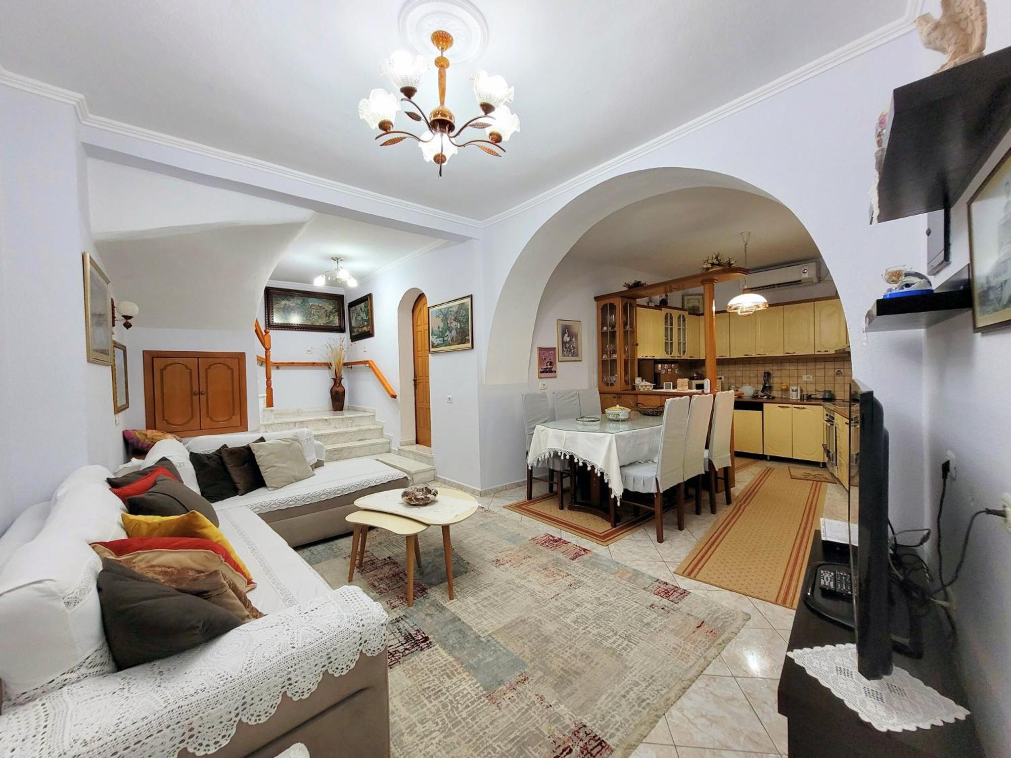 Marbi Guest House Gjirokaster Exterior photo
